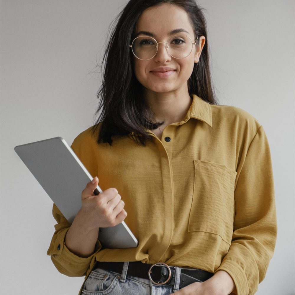 young-businesswoman-posing-with-copy-space